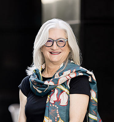 leora freedman headshot
